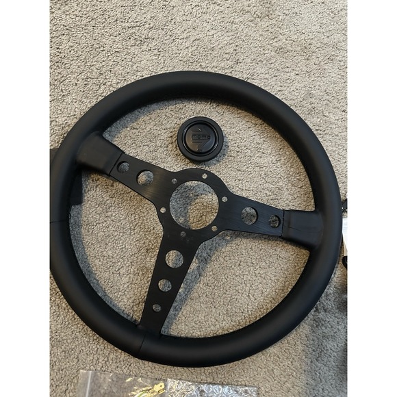 MOMO prototipo P5 Black Edition 350mm 14' Genuine Leather Sport Steering Wheel - Picture 8 of 12